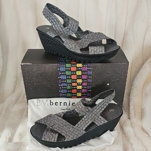 bernie mev. Women's Pewter Wedges